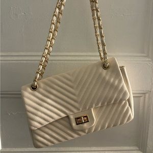 White francesa shoulder chain bag